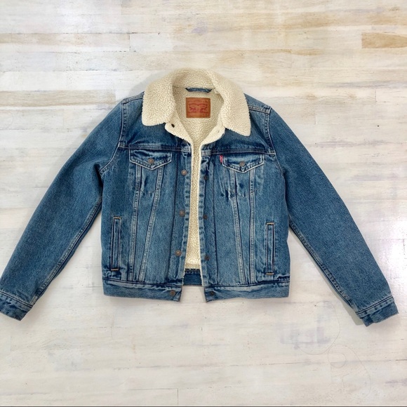 Levi’s Ex-Boyfriend Sherpa Trucker Jacket - Picture 2 of 5